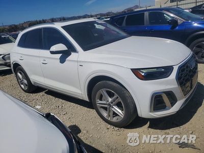 Czwarte zdjęcie samochodu z boku: 2024 AUDI Q5 E PREMIUM 55 VIN:WA1G2AFYXR2079457 - miniatura