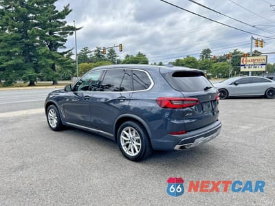 Czwarte zdjęcie samochodu z boku: 2019 BMW X5 XDRIVE40I VIN:5UXCR6C57KLK81906 - miniatura