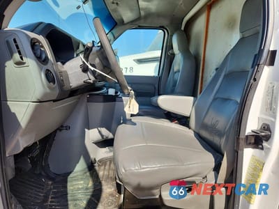 Zdjęcie 7 z 13 samochodu: 2013 FORD ECONOLINE E350 SUPER DUTY CUTAWAY VAN VIN:1FDWE3FLXDDB15942 - miniatura