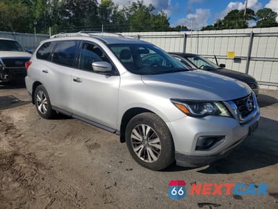 Czwarte zdjęcie samochodu z boku: 2017 NISSAN PATHFINDER SL VIN:5N1DR2MM4HC904357 - miniatura