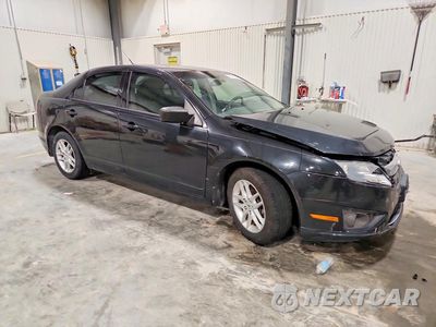 Czwarte zdjęcie samochodu z boku: 2010 FORD FUSION S VIN:3FAHP0GA1AR388375 - miniatura