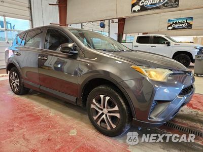 Czwarte zdjęcie samochodu z boku: 2018 TOYOTA RAV4 LE VIN:2T3ZFREV3JW513948 - miniatura