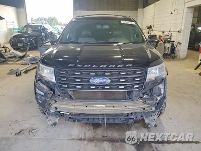 Piąte zdjęcie samochodu w środku: 2017 FORD EXPLORER XLT VIN:1FM5K8D86HGD64095 - miniatura