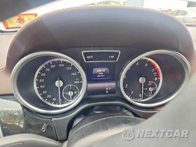 Zdjęcie 9 z 12 samochodu: 2015 MERCEDES-BENZ GL 550 4MATIC VIN:4JGDF7DEXFA564669 - miniatura