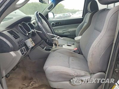 Zdjęcie 7 z 12 samochodu: 2005 TOYOTA TACOMA DOUBLE CAB VIN:5TELU42N45Z112485 - miniatura