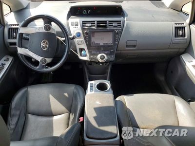 Zdjęcie 8 z 12 samochodu: 2013 TOYOTA PRIUS V FIVE VIN:JTDZN3EU6D3190171 - miniatura