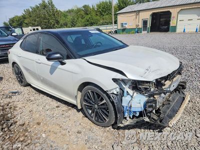 Czwarte zdjęcie samochodu z boku: 2019 TOYOTA CAMRY XSE VIN:4T1B61HK3KU252478 - miniatura