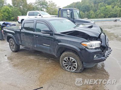 Czwarte zdjęcie samochodu z boku: 2020 TOYOTA TACOMA TRD SPORT VIN:3TMDZ5BN3LM085043 - miniatura