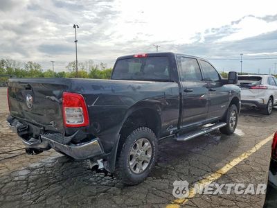 Trzecie zdjęcie samochodu z tyłu: 2023 RAM 2500 BIG HORN VIN:3C6UR5DL4PG651217 - miniatura