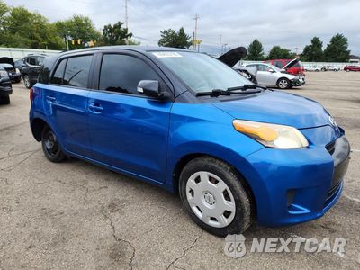 Czwarte zdjęcie samochodu z boku: 2013 SCION XD BASE VIN:JTKKUPB49D1036428 - miniatura