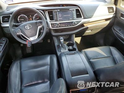 Zdjęcie 8 z 14 samochodu: 2016 TOYOTA HIGHLANDER XLE VIN:5TDKKRFH0GS160097 - miniatura