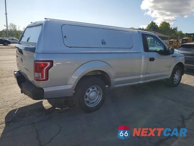 Trzecie zdjęcie samochodu z tyłu: 2017 FORD F150 VIN:1FTMF1C86HKC77260 - miniatura
