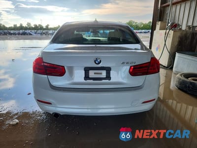 Zdjęcie 6 z 12 samochodu: 2018 BMW 320 I VIN:WBA8E1G57JNU91714 - miniatura