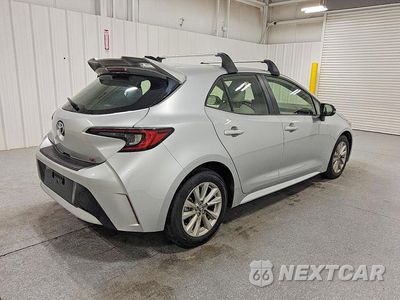 Trzecie zdjęcie samochodu z tyłu: 2026 TOYOTA COROLLA HATCHBACK SE VIN:JTND4MBEXT3254321 - miniatura