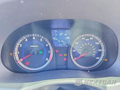 Zdjęcie 9 z 12 samochodu: 2016 HYUNDAI ACCENT STANDARD VIN:KMHCT4AE0GU052183 - miniatura