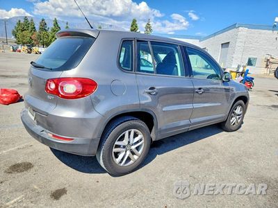 Trzecie zdjęcie samochodu z tyłu: 2011 VOLKSWAGEN TIGUAN S VIN:WVGAV7AX3BW525141 - miniatura