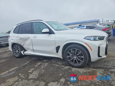 Czwarte zdjęcie samochodu z boku: 2024 BMW X5 XDRIVE50E VIN:5UX43EU07R9S67028 - miniatura