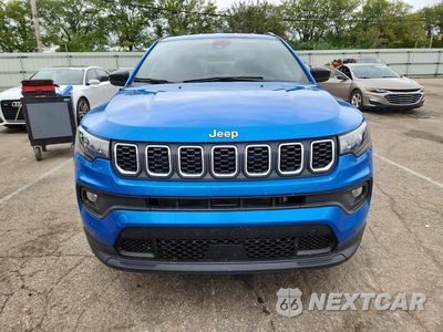 Piąte zdjęcie samochodu w środku: 2025 JEEP COMPASS LATITUDE VIN:3C4NJDBNXST534941 - miniatura