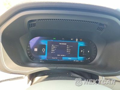 Zdjęcie 9 z 13 samochodu: 2023 VOLVO XC60 PLUS VIN:YV4L12RN1P1267850 - miniatura