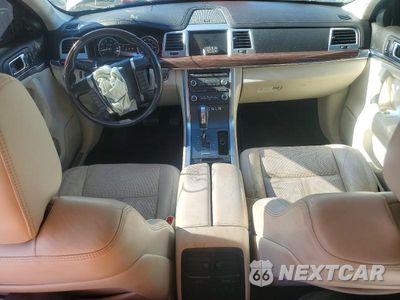 Zdjęcie 8 z 12 samochodu: 2009 LINCOLN MKS VIN:1LNHM93R39G608049 - miniatura