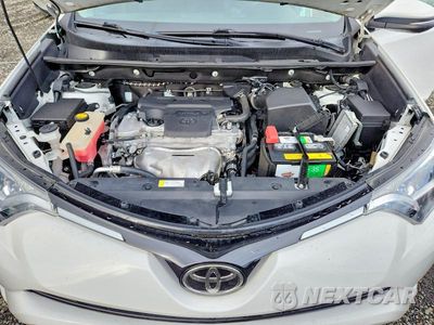 Zdjęcie 12 z 13 samochodu: 2018 TOYOTA RAV4 XLE VIN:2T3RFREV3JW801050 - miniatura