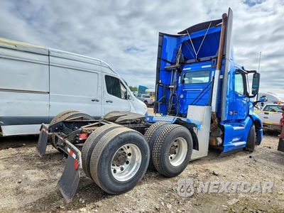 Trzecie zdjęcie samochodu z tyłu: 2022 VOLVO VNL SEMI TRUCK VIN:4V4NC9EH8NN303333 - miniatura