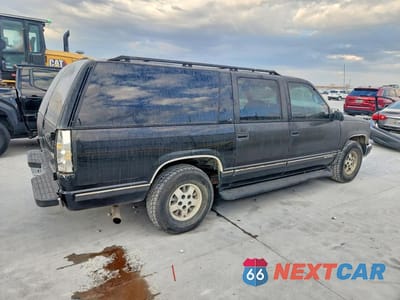 Trzecie zdjęcie samochodu z tyłu: 1999 CHEVROLET SUBURBAN C1500 VIN:3GNEC16R2XG105645 - miniatura