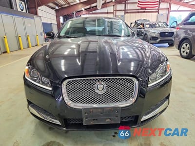 Piąte zdjęcie samochodu w środku: 2013 JAGUAR XF VIN:SAJWJ0EF8D8S88105 - miniatura