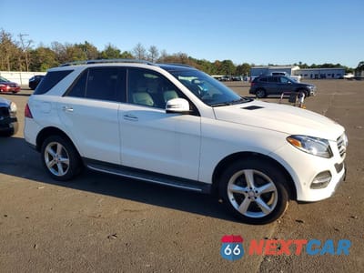 Czwarte zdjęcie samochodu z boku: 2016 MERCEDES-BENZ GLE 350 4MATIC VIN:4JGDA5HB5GA812119 - miniatura