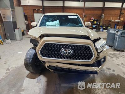 Piąte zdjęcie samochodu w środku: 2019 TOYOTA TACOMA TRD OFF-ROAD VIN:3TMDZ5BN0KM056856 - miniatura