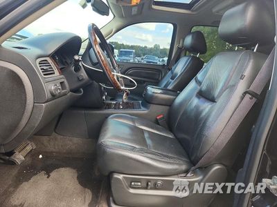 Zdjęcie 7 z 14 samochodu: 2011 GMC YUKON XL DENALI VIN:1GKS2MEF4BR372936 - miniatura