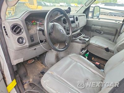 Zdjęcie 8 z 13 samochodu: 2014 FORD E450 BOX TRUCK VIN:1FDXE4FS9EDA23529 - miniatura