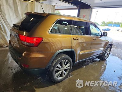 Trzecie zdjęcie samochodu z tyłu: 2011 JEEP GRAND CHEROKEE LAREDO VIN:1J4RR4GG8BC675565 - miniatura
