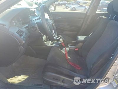 Zdjęcie 7 z 13 samochodu: 2010 HONDA ACCORD LXP VIN:1HGCP2F46AA010110 - miniatura