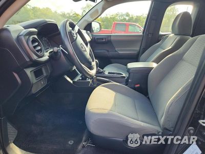Zdjęcie 7 z 13 samochodu: 2018 TOYOTA TACOMA SR VIN:5TFRX5GN2JX124085 - miniatura