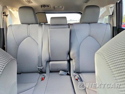 Zdjęcie 10 z 13 samochodu: 2024 TOYOTA HIGHLANDER LE VIN:5TDKDRAH3RS548851 - miniatura