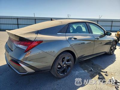 Trzecie zdjęcie samochodu z tyłu: 2026 HYUNDAI ELANTRA SEL SPORT PREMIUM VIN:KMHLS4DG1TU151413 - miniatura