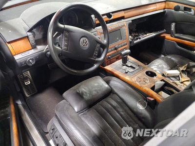 Zdjęcie 8 z 12 samochodu: 2004 VOLKSWAGEN PHAETON 6.0 VIN:WVWBH63D848006980 - miniatura