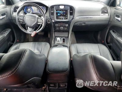 Zdjęcie 8 z 13 samochodu: 2015 CHRYSLER 300 C RWD VIN:2C3CCAGG0FH756904 - miniatura
