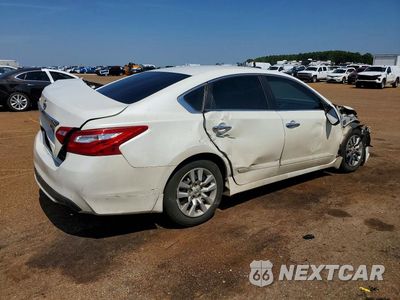 Trzecie zdjęcie samochodu z tyłu: 2017 NISSAN ALTIMA 2.5 S VIN:1N4AL3AP1HN340402 - miniatura