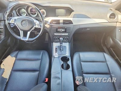 Zdjęcie 8 z 12 samochodu: 2013 MERCEDES-BENZ C 250 VIN:WDDGF4HB2DR265973 - miniatura