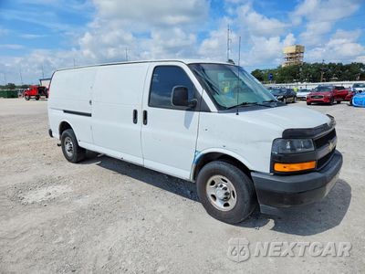 Czwarte zdjęcie samochodu z boku: 2018 CHEVROLET EXPRESS G3500 VIN:1GCZGHFGXJ1197440 - miniatura