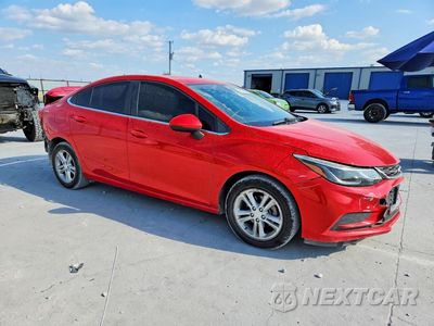 Czwarte zdjęcie samochodu z boku: 2018 CHEVROLET CRUZE LT VIN:1G1BE5SM1J7198192 - miniatura