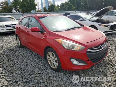 Czwarte zdjęcie samochodu z boku: 2013 HYUNDAI ELANTRA GT BASE VIN:KMHD35LE8DU029866 - miniatura
