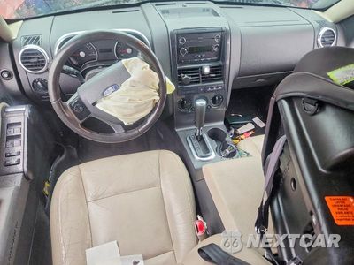 Zdjęcie 8 z 13 samochodu: 2008 FORD EXPLORER XLT VIN:1FMEU73E48UB18692 - miniatura