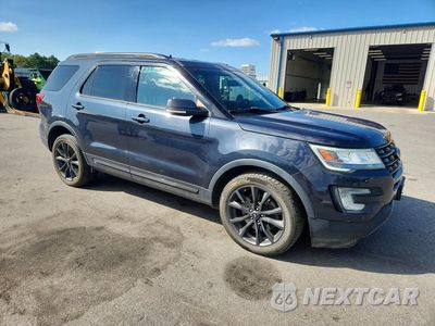 Czwarte zdjęcie samochodu z boku: 2017 FORD EXPLORER XLT VIN:1FM5K8D83HGA90273 - miniatura