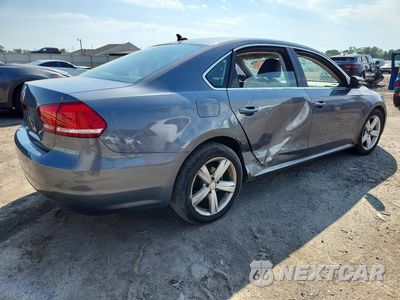 Trzecie zdjęcie samochodu z tyłu: 2012 VOLKSWAGEN PASSAT SE VIN:1VWBH7A37CC036397 - miniatura