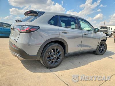 Trzecie zdjęcie samochodu z tyłu: 2025 HONDA HR-V SPORT VIN:3CZRZ1H5XSM733119 - miniatura