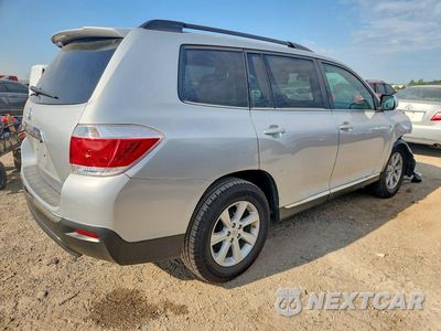 Trzecie zdjęcie samochodu z tyłu: 2011 TOYOTA HIGHLANDER SE VIN:5TDBK3EHXBS048804 - miniatura