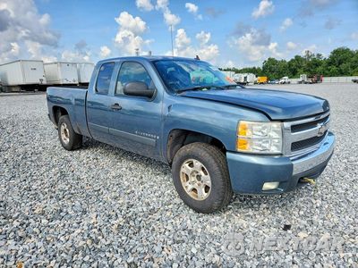 Czwarte zdjęcie samochodu z boku: 2007 CHEVROLET SILVERADO C1500 VIN:2GCEC19C171698245 - miniatura